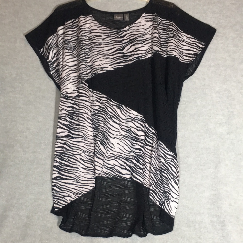 CHICO’S TRAVELERS Animal Print & Lace Versatile Extra Long Line Tunic Top